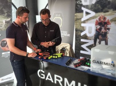 Frères de chasse officialise son partenariat avec Garmin distribué par Rivolier. 